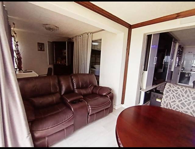 3 BEDROOM APARTMENT FOR SALE IN BLUFF